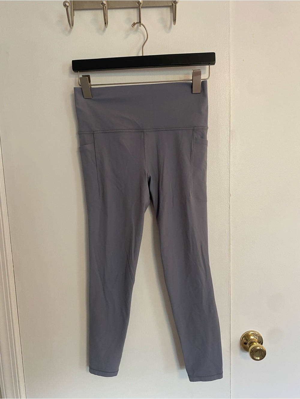 Athleta Salutation Stash 7/8 Leggings